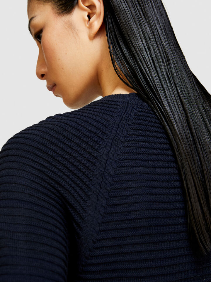 Solid colored sweater - women's crew neck sweaters - Dark Blue | Sisley image number 5